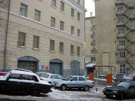 Хитровский переулок, дом 4. За этим зданием, принадлежащего сейчас пожарным и военным, находилась Мясницкая полицейская часть. Март 2005. Фото WM.
