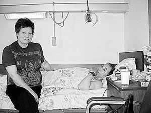 Спартак Мишулин с женой в больнице