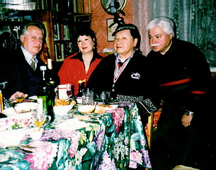 Владимир Уан-Зо-Ли в кругу родных и близких в день своего 85-летия