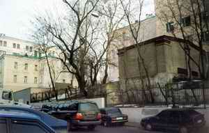 Николоворобинский переулок. На этом месте стоял храм. 2004 г. Фото WM.