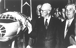 Президент США Д.Эйзенхауэр и Ф.Р.Козлов.